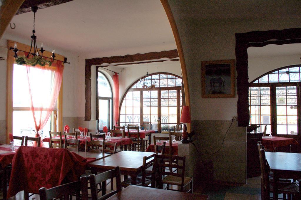 Hotel Restaurant L'Agachon Albaron ภายนอก รูปภาพ