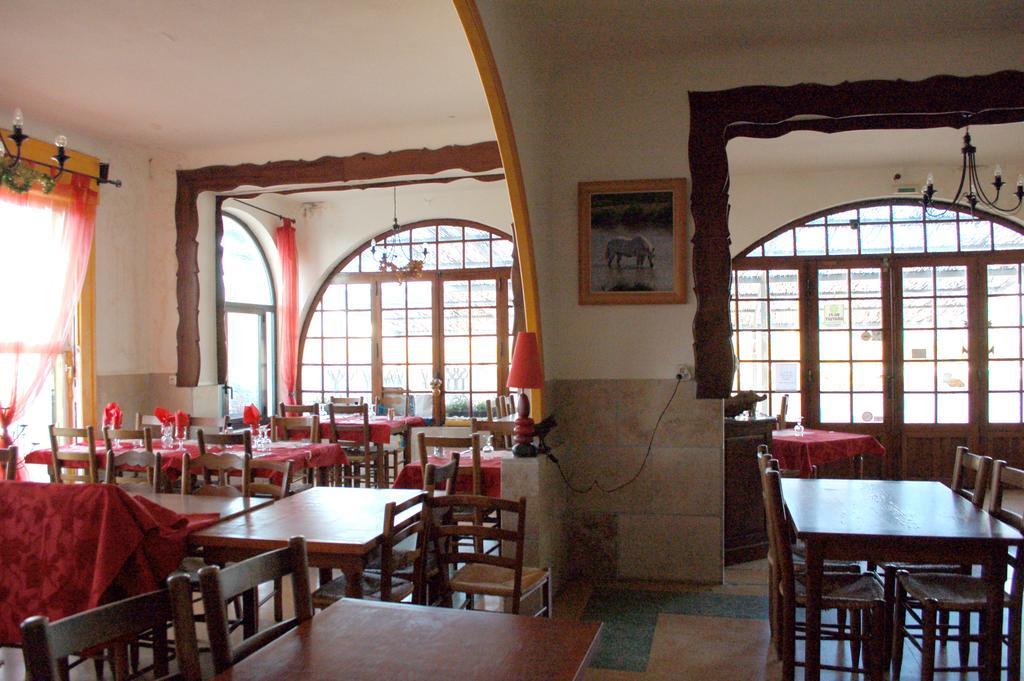 Hotel Restaurant L'Agachon Albaron ภายนอก รูปภาพ